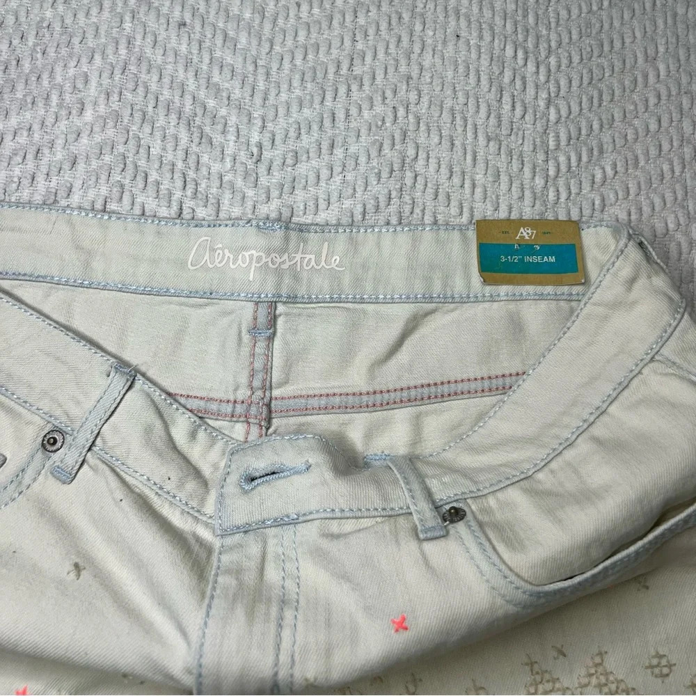 🖤New Aeropostale Light Wash Embroider Denim Shorts🖤 - Picture 9 of 11